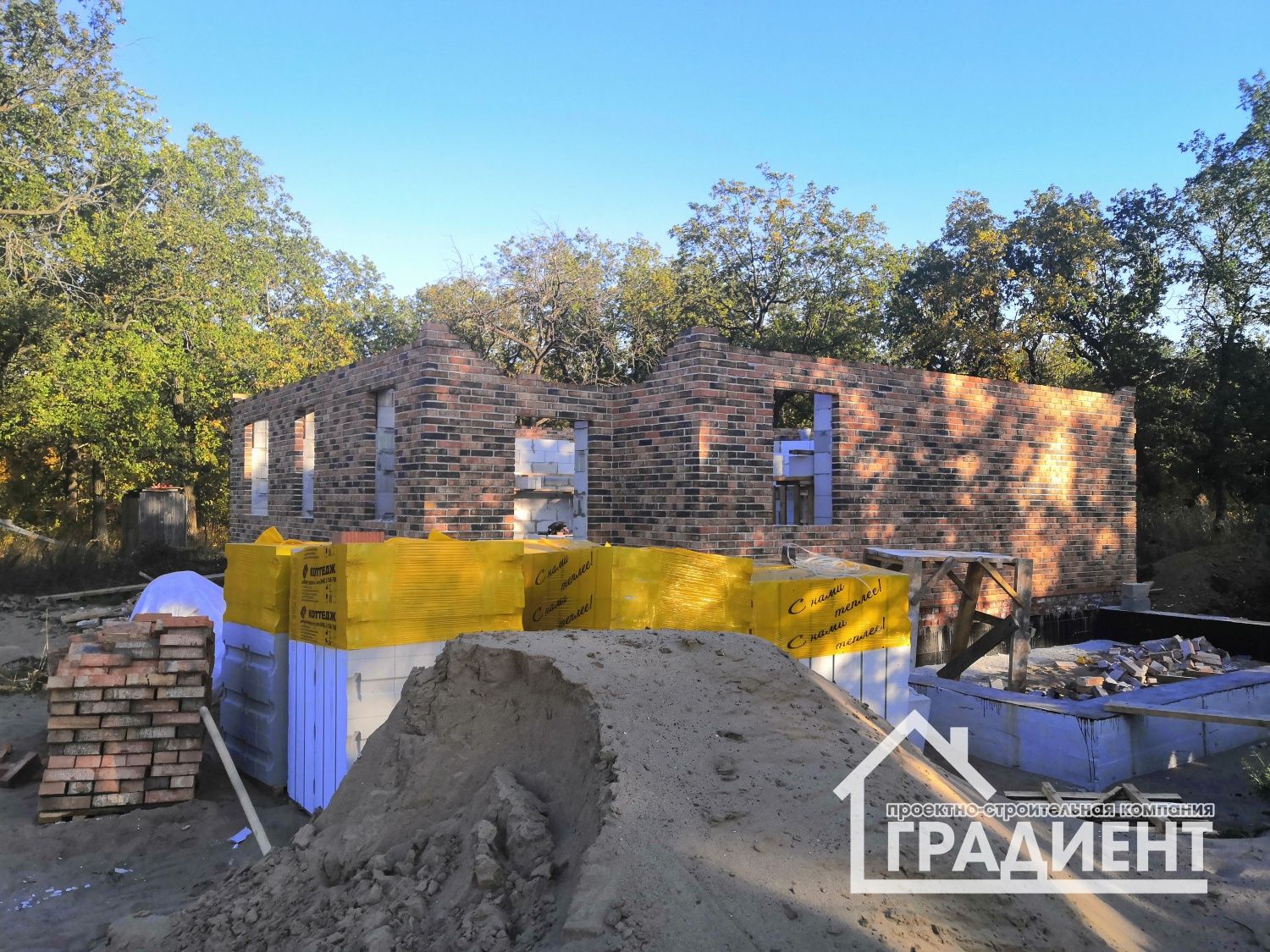 В Дубовой Роще продолжаем строительство дома.