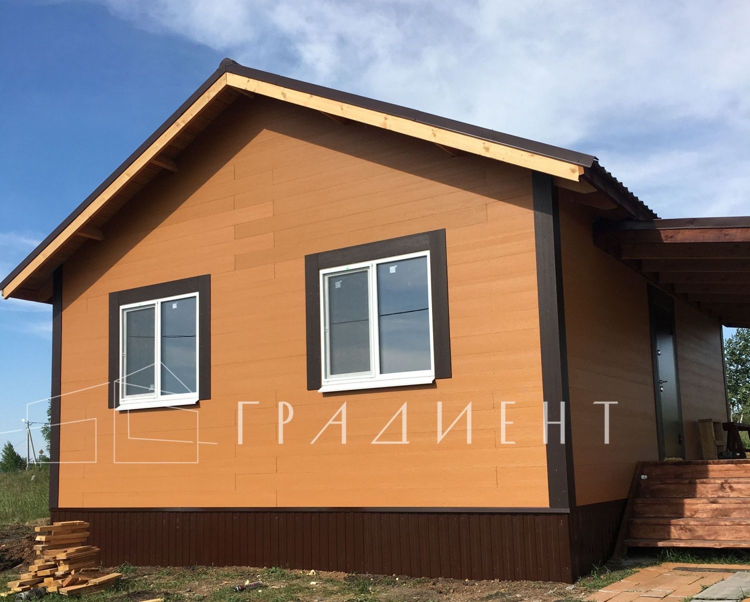 Завершили строительство каркасного дома 62 м² в п.Сургут